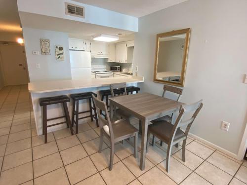 Island Winds West 271 by ALBVR - Awesome location! Walk to Hangout and more - Beachfront complex with indirect side-views detail