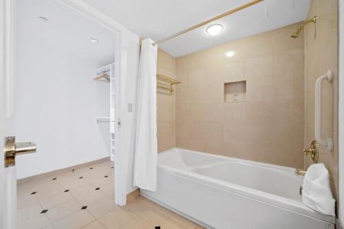 CozySuites TWO Bold Beachfront Condos - image 10