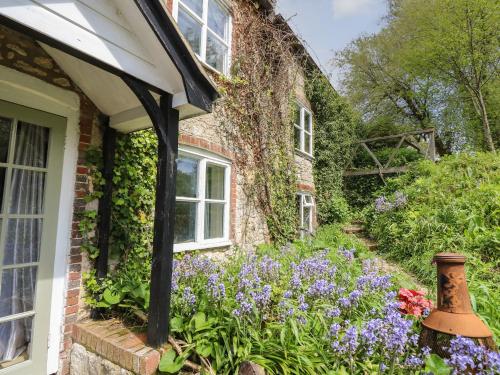 Lower Calbourne Mill Yarmouth - image 2