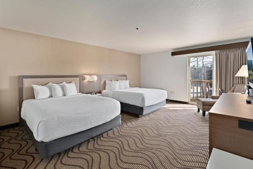 2 queen beds