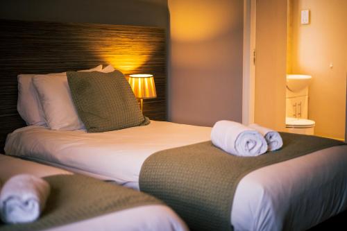 Three Horseshoes Inn - image 3