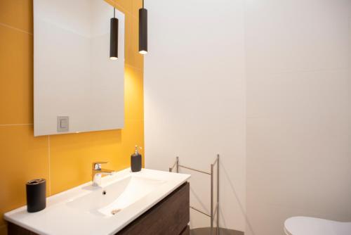 Quadruple Room with Private Bathroom image 10
