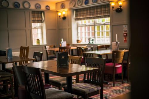 Three Horseshoes Inn - image 9