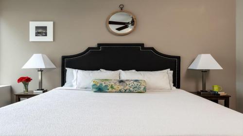 CozySuites TWO Beautiful 2BR 2BA Apartments - image 22