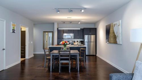 CozySuites TWO Beautiful 2BR 2BA Apartments - image 26