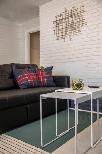 Modern yet historic 3BR House NEWLY Renovated - image 7