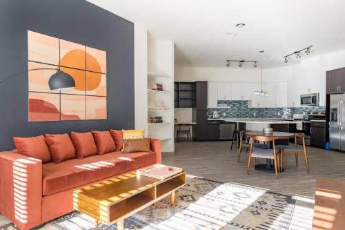 Modern 2BR CozySuites Town Lake Waterfront! - Tap to explore photos