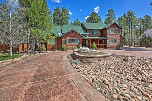 Spacious Pinetop Home with Back Yard and Fire Pit - image 3