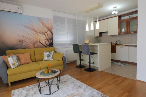 Apartman Tina ***** s jacuzzijem u blizini Parka prirode Papuk in Slatina