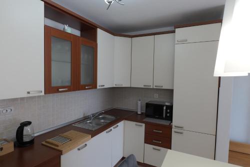 Apartman Tina ***** s jacuzzijem u blizini Parka prirode Papuk in Slatina