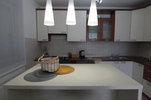 Apartman Tina ***** s jacuzzijem u blizini Parka prirode Papuk in Slatina