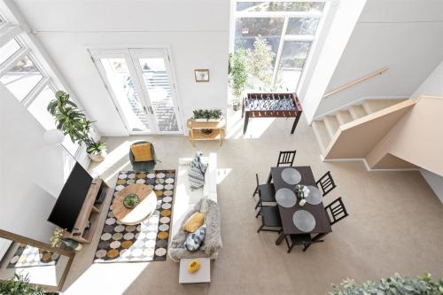 TWO Luxurious Penthouses on Mass by CozySuites - image 7