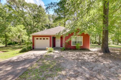 Charming Abbeville Home with Private Boat Dock!