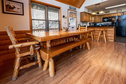 Ridgetop Lakeview Retreat - 4 Bedroom Cabin with Private Deck Overlooking Lake Nantahala