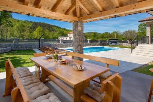 花園, Villa Jasna in 沙夫里