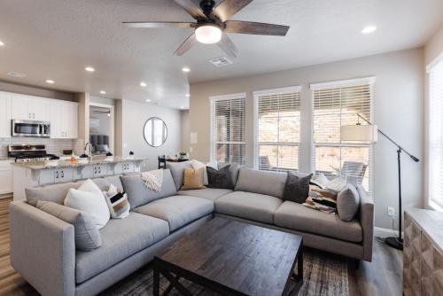 Escondido 2355 Brand New home BBQ Grill, Shuffleboard, Nintendo Switch, Scooters, and More!