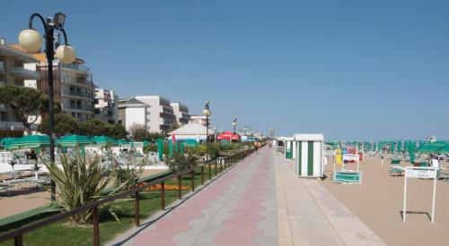 Strand, Villa Roma Holidays in Jesolo