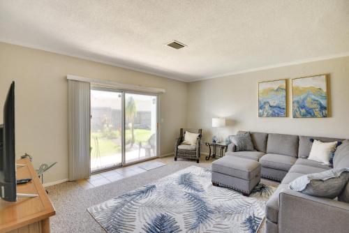 Florida Getaway - Balconies, Grill and Near Beaches! in Daytona Beach, USA