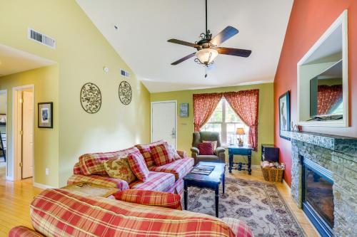 Taylorsville Cottage with Hot Tub and Lake Access! in Taylorsville, USA