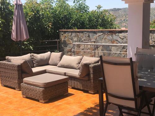 Villa Los Nísperos de Paco (Villa Los Nisperos de Paco) in Canillas de Albaida
