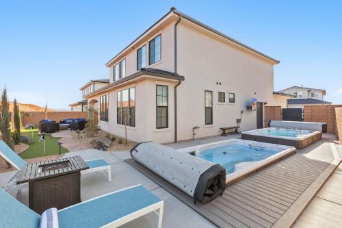 1308 Luxury Private Swim Spas, Putting Green, Ping Pong Table, and Game Room