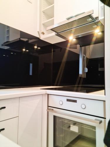 ห้องครัว, Apartman Cookie Kolačić blizu aerodroma Nikola Tesla (Apartman Cookie Kolacic blizu aerodroma Nikola Tesla) in โดบานอฟชิ