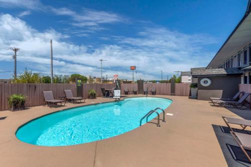 ทัศนียภาพ, เบสต์ เวสเทิร์น เอเธนส์ อินน์ (Best Western Athens Inn) in เอเธนส์ (AL)