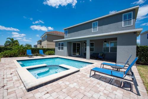 Contemporary Pool & Spa Home w In-home Game Room