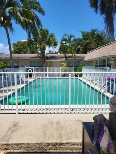 Wilton Manors Entire Apt with Pool