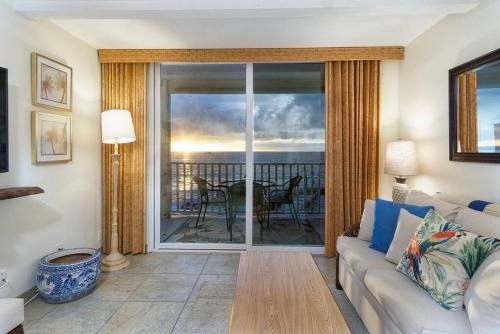 Oceanfront Fun at Hale Kona Kai 206 by Casago Kona - image 12