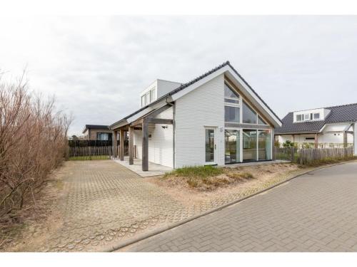 ทัศนียภาพภายนอกโรงแรม, Holiday Home in Renesse near the Beach in เอาเดอ มอลเวก เอน ลาโอน