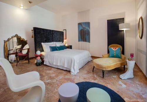Billie's Flat RED - art & design apt in Verona historic centre, Verona (foto 9)