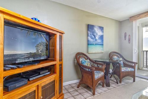 Oceanfront Condo & Walking Distance to Beach and Town- Hale Kona Kai 207 by Casago Kona - image 8