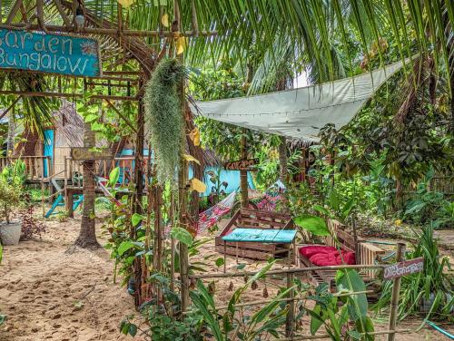 Exterior view, Yellow Sun Kampot near Teuk Chhou Rapids