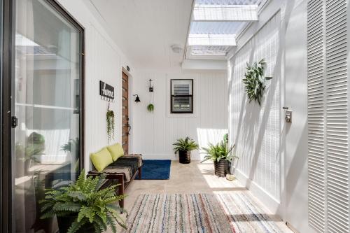 Chic Townhouse on Lake LBJ with Wet Boat Slip - image 3