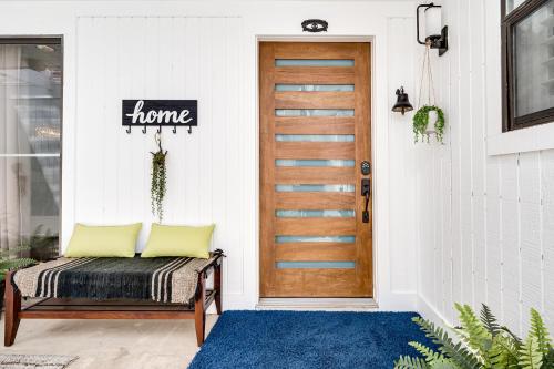 Chic Townhouse on Lake LBJ with Wet Boat Slip - image 7