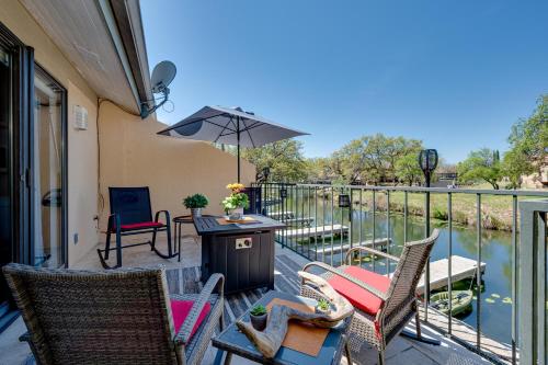 Chic Townhouse on Lake LBJ with Wet Boat Slip in Horseshoe Bay (TX)
