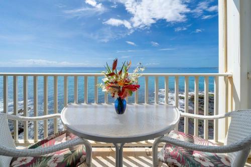 Beautiful Oceanfront Condo! - Hale Kona Kai 303 - image 13