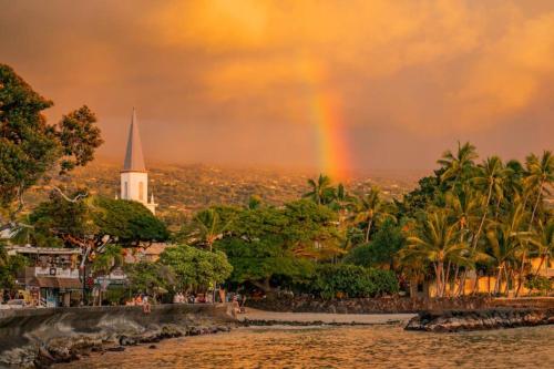 Beautiful Oceanfront Condo! - Hale Kona Kai 303 - main image