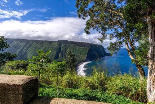Oceanfront Condo with Lanai that Almost Hangs Over Ocean - Hale Kona Kai 304 by Casago Kona - image 6