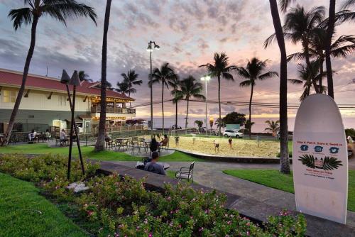 Oceanfront Condo with Lanai that Almost Hangs Over Ocean - Hale Kona Kai 304 by Casago Kona - image 10