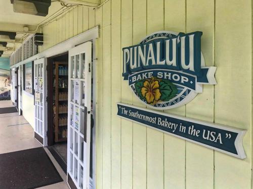 Oceanfront Condo with Lanai that Almost Hangs Over Ocean - Hale Kona Kai 304 by Casago Kona - image 3