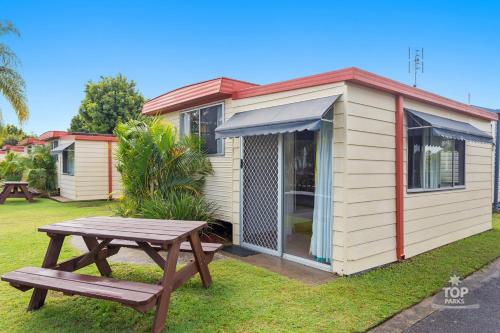 Pyramid Holiday Park Room Type - Family Bungalow - External Ensuite Pyramid Holiday Park Room Type - Family Bungalow - External Ensuite