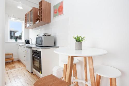 Comfortable 1Bed Unit Right Near Bondi Beach - FAST WIFI For Working At Home