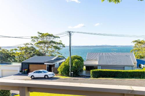 Aussicht, Dukes , 31 Gloucester St - spectacular water views and the added comfort of air conditioning and Wi- in Port Stephens