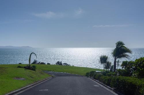 Cable Bay Surf Studio