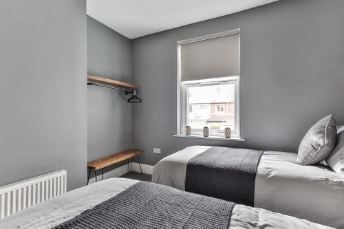 Luxury Spacious Pad with Games Room - image 5