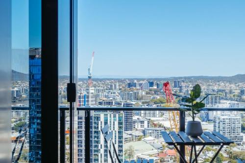 Elegant and Cozy Top Floor 1BD Apartment at South Bank