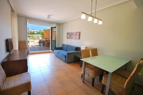 Shared lounge/TV area, Apartamentos Nova Denia - Deniasol in Els Molins Beach