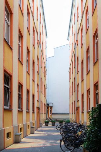 Rosenthaler Calling - Rooftop Apartment - image 10